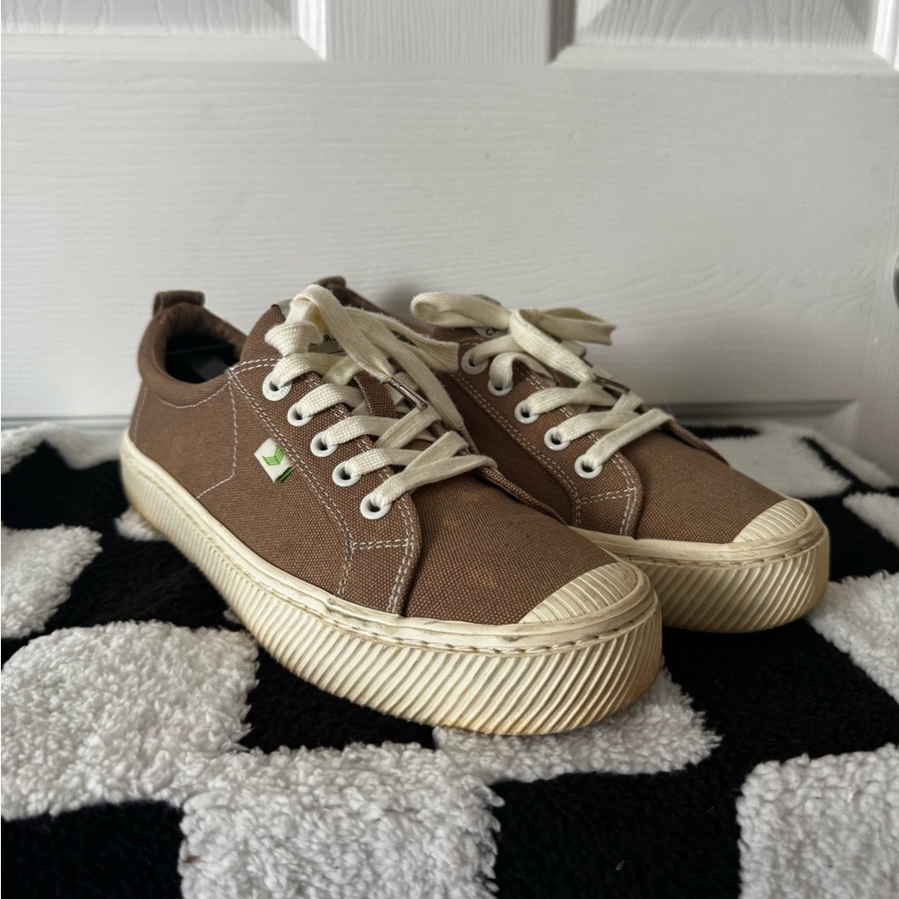 Cariuma Canvas Sneakers - Women's 7.5 - Burnt Sand